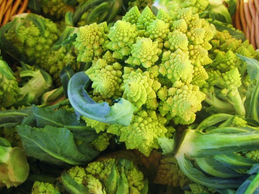romanesco broccoli romanesco broccoli
